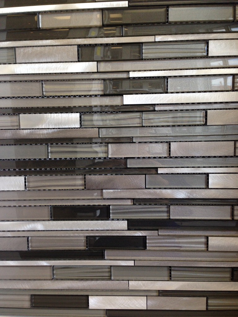 installation de carreaux de céramique mosaïque